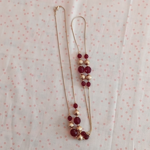 Red Faceted Gold Beaded Chain Necklace - Picture 6 of 7